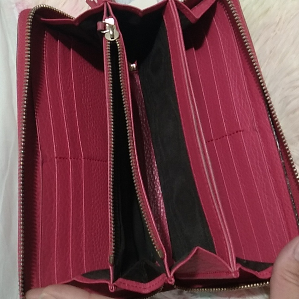 Gucci Soho Magenta Large pebble calf skin zip around Wallet With COA - Picture 4 of 16